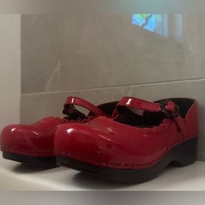 Dansko Red Patent Leather Mary Janes🍒